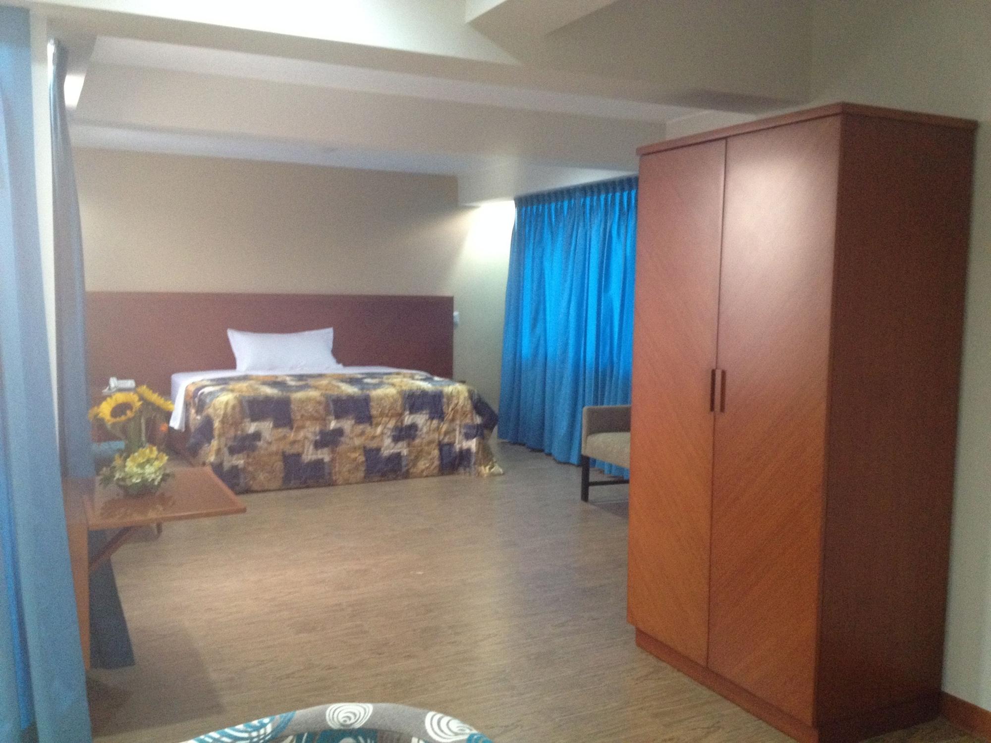 Hotel Esencia Suites リマ エクステリア 写真