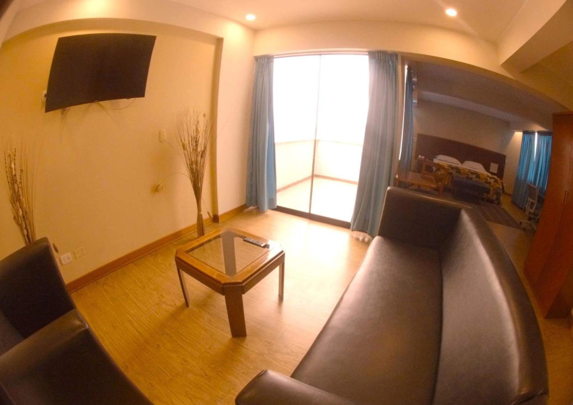 Hotel Esencia Suites リマ エクステリア 写真
