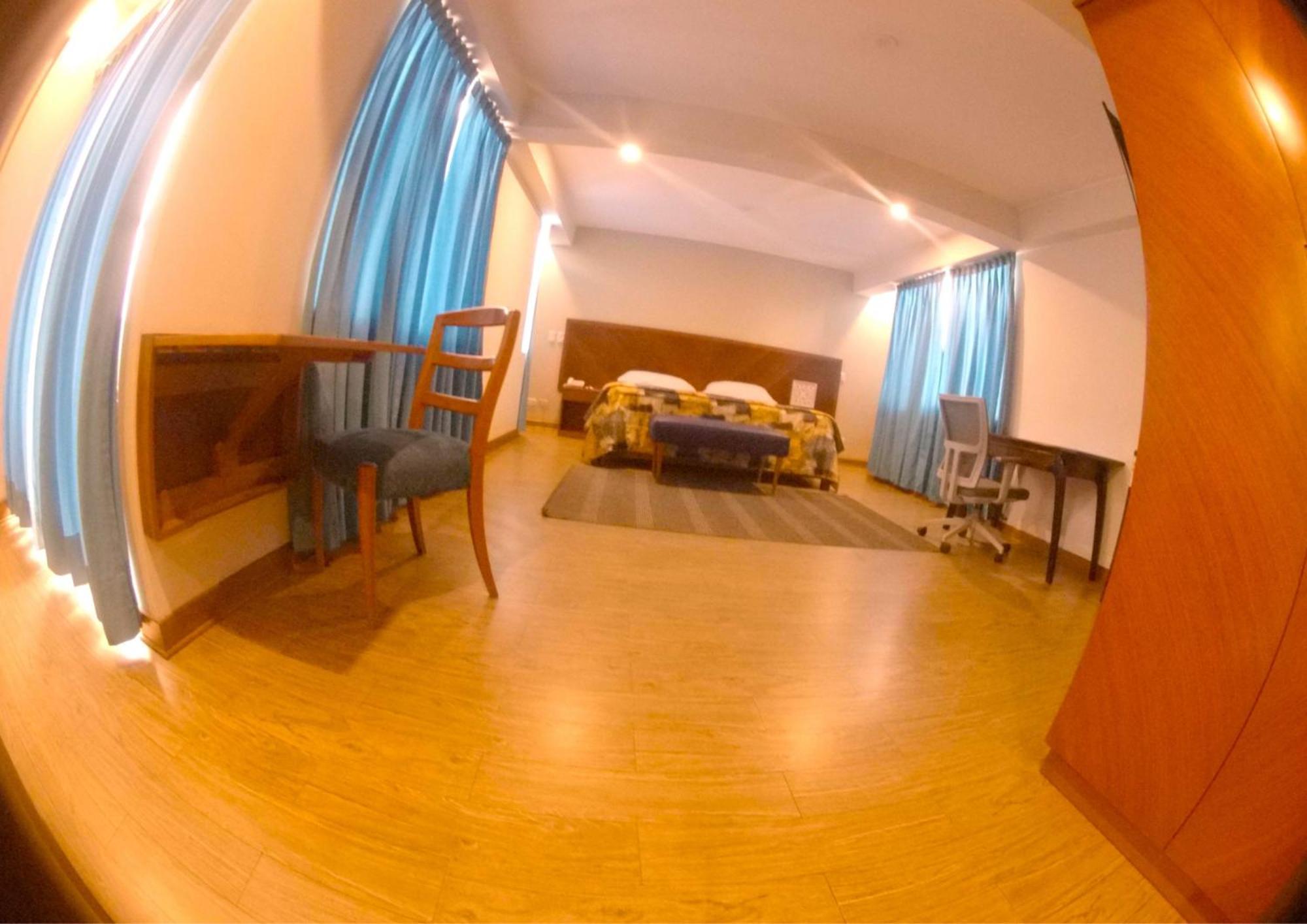 Hotel Esencia Suites リマ エクステリア 写真